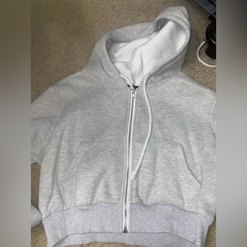 Gray cropped long sleeve jacket